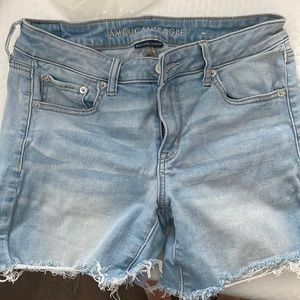 Size 8 American eagle shorts
